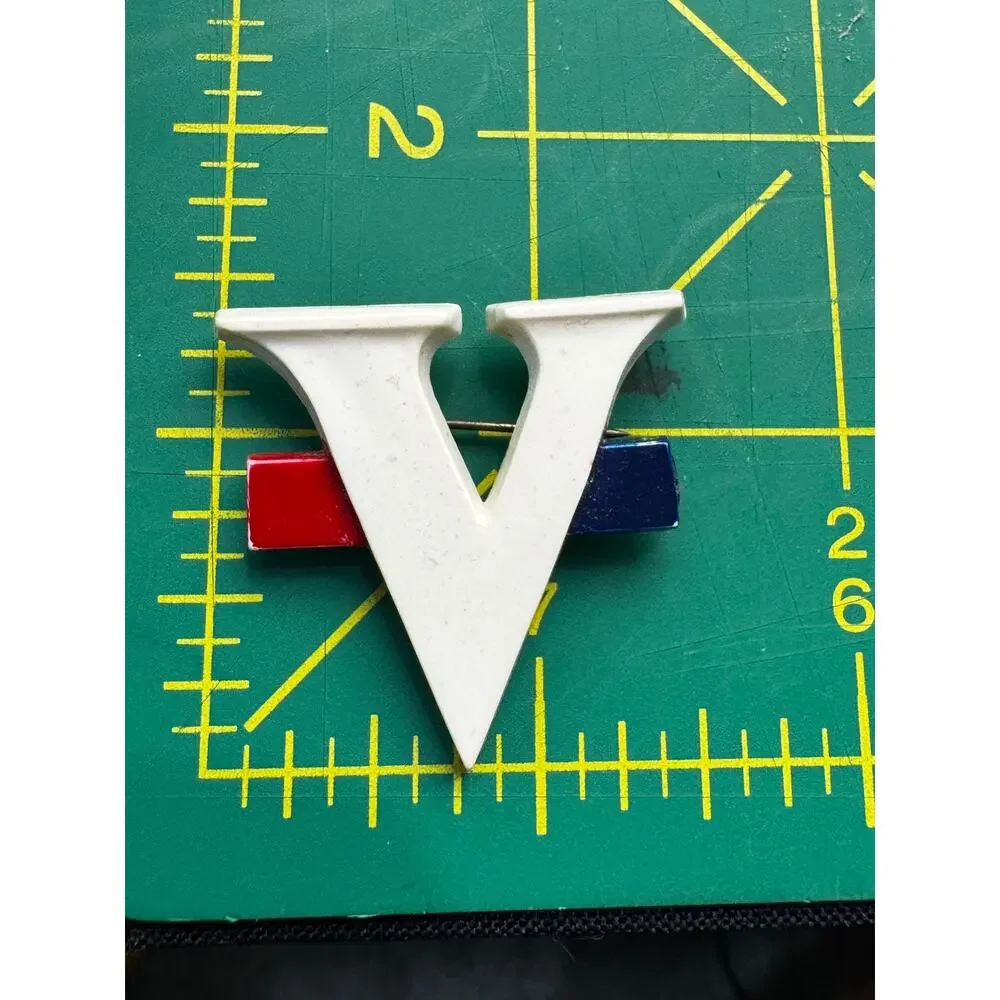 Vintage Red White & Blue V for Victory badge WWII WW2